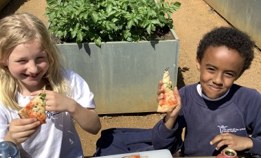 Year 3 Trip to the Garden Classroom